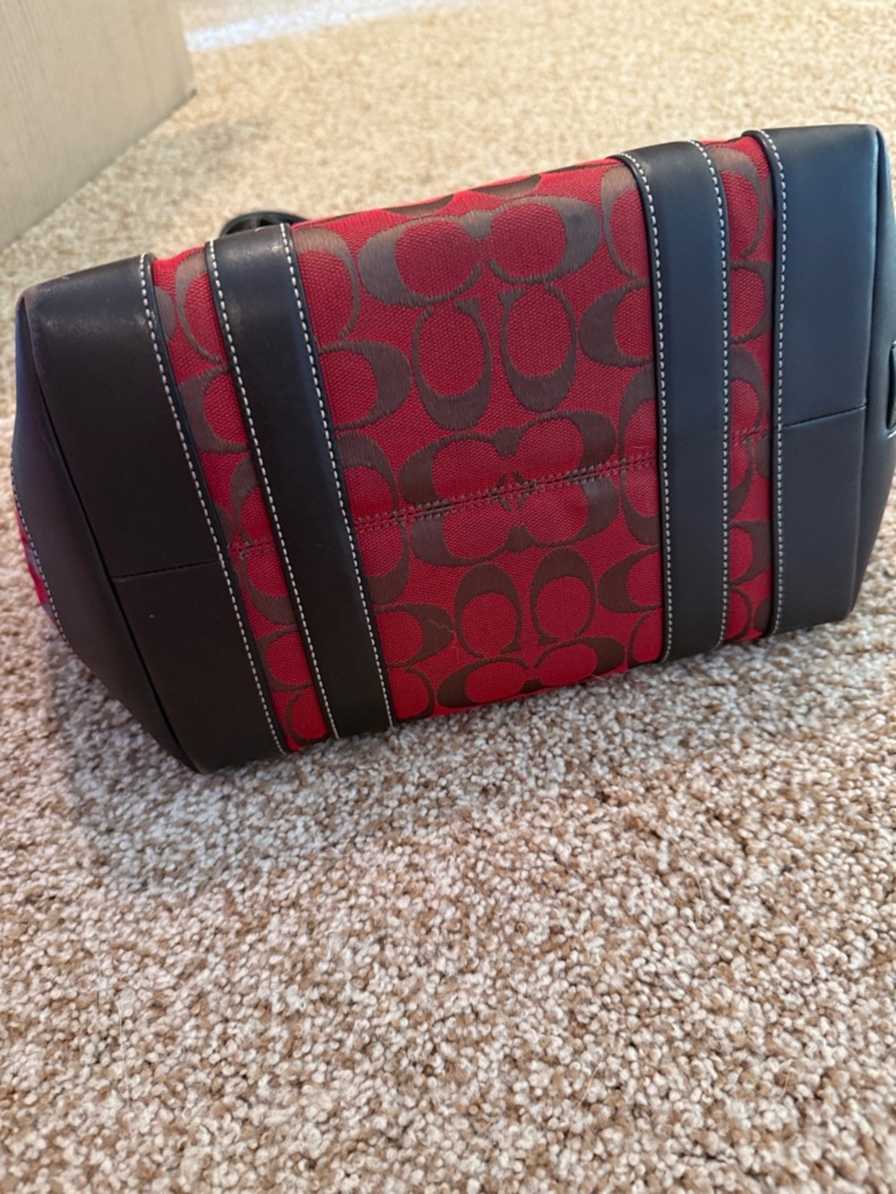 Coach Signature-Print handbag red with Dark Brown Trim - Picture 6 of 6